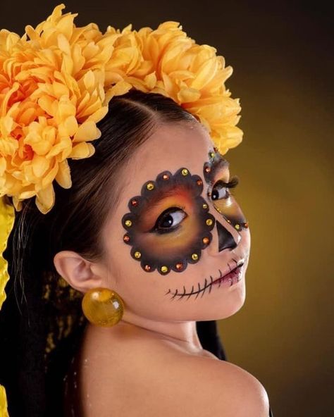 Catrina Makeup For Kids, Kids Dia De Los Muertos Makeup Ideas, Orange Catrina Makeup, Catrina Makeup Kids, Maquillaje Halloween Infantil, Catrina Costume, Catrina Makeup, Dead Makeup, Den Mrtvých