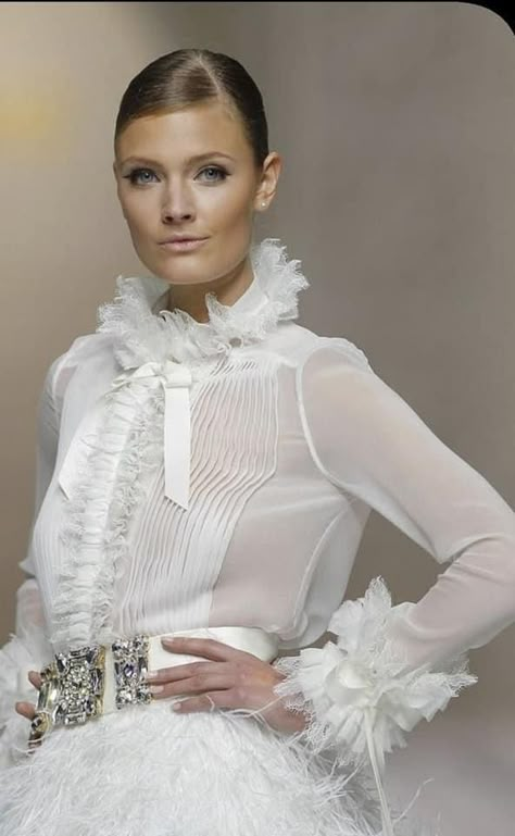 areti on Tumblr Makijaż Smokey Eye, Luxury Wedding Dress, Fashion Images, Lace Fashion, Classic Outfits, White Fashion, Blouse Styles, Lace Tops, Elegant Fashion