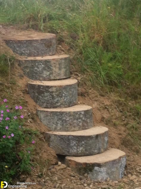 24+ Photos Of Stairs For The Garden That Are On Other Levels - Engineering Discoveries Landscape Stairs, Stone Steps, Garden Stairs, Garden Steps, Landscaping With Large Rocks, Patio Decorating Ideas On A Budget, Diy Backyard, Raised Garden, Outdoor Projects