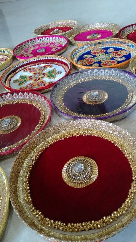 Aarti Thali Decoration Ideas For Wedding, Pooja Thali Decoration Ideas, Mehndi Thaal, Arti Thali Decoration, Puja Thali, Thali Decoration, Thali Decoration Ideas, Pooja Thali, Wedding Gift Pack