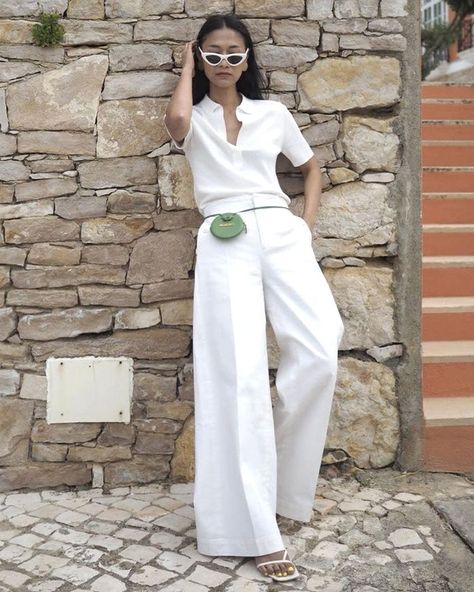 All White Outfits Aesthetic Summer Style: Polo Shirt and White Wide-Leg Trousers All White Outfit Aesthetic, White Polo Outfit Women, White Polo Outfit, White Polo Shirt Outfit, Polo Outfits For Women, White Outfit Aesthetic, Polo Shirt Outfit Women's, Outfits Aesthetic Summer, Aesthetic Concert