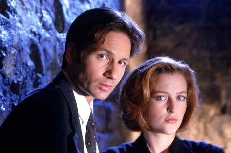 <i>The X-Files</i> | TIME Scully Mulder, Scully And Mulder, Gillian Anderson David Duchovny, Mulder And Scully, Chris Carter, Fbi Special Agent, Mulder Scully, Dynamic Duos, Bryan Cranston