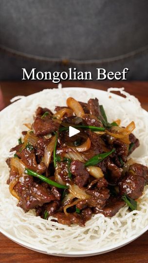 Takeout Recipes, Mongolian Beef Recipes, Homemade Chinese Food, Plats Healthy, Chinese Cooking Recipes, Chinese Takeout, Mongolian Beef, Easy Chinese Recipes, Beef Recipes Easy