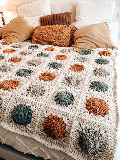 Make this beautiful blanket with the free pattern, video tutorial and diagram! Beginner-friendly blanket made with blanket chenille yarn. | CJ Design Blog Granny Squares Blanket, Cj Design, Chunky Blanket Pattern, Squares Blanket, Chunky Crochet Blanket, Crocheted Blanket, Blanket Ideas, Bernat Blanket Yarn, Crochet Blanket Designs