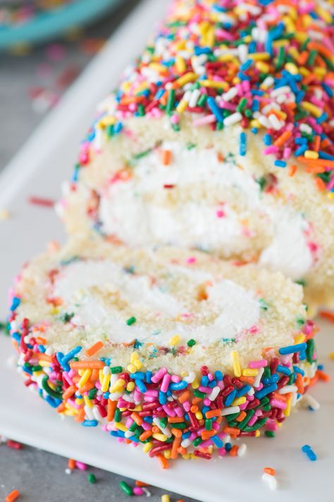 The ULTIMATE funfetti cake roll! A vanilla cake paired with a cream cheese frosting. Add as many sprinkles as you like! Easy Dessert Recipes Quick, Cake Roll Recipes, Quick Dessert Recipes, Confetti Cake, Funfetti Cake, Roll Cake, Angel Food Cake, Quick Desserts, Cake Roll