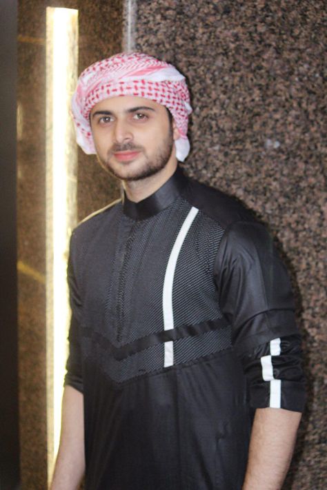 thobe #jhubba Saudi Men, Boys Kurta Design, Men Kurta, Mens Kurta Designs, Boys Kurta, Indian Men Fashion, Kurta Design, Men Fashion Casual Shirts, Fashion Male