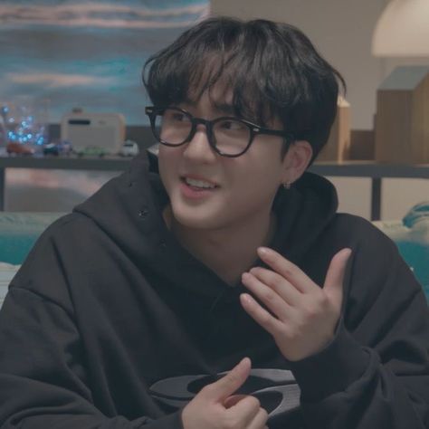 Best Rapper Ever, Wild Thoughts, Seo Changbin, Skz In Cute, Best Rapper, Slow Burn, Kids Icon, Homeless Children, Crazy Kids