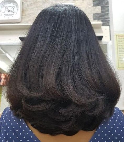 Spotlighted Indian Hair Cut Near Me Ideas 2023 Hair Dye Color Ideas, Indian Hair Cuts, Big Hair Rollers, Long Indian Hair, Hairstyles For Layered Hair, Hair Tutorials For Medium Hair, Indian Hair, Short Hair Styles For Round Faces, Haircuts For Medium Hair