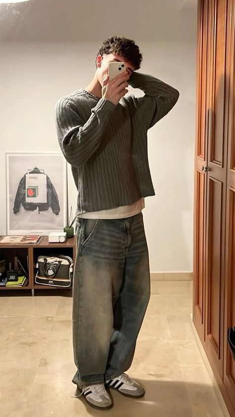 Grunge Streetwear Men, Men Grunge Outfits, 2000s Boys Fashion, Monaco Outfit, Fits Casual, Celana Kargo, Adidas Samba Outfit, Minimalist Streetwear, Samba Outfit