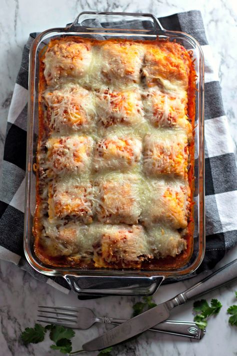 Dinners For 7 People Families, Bachelor Recipes Easy, Lazy Girl Lasagna, Green Chili Enchilada Sauce, Chili Enchilada Sauce, Bachelor Recipes, Single Meals, Lasagna Ravioli, Homemade Green Chili