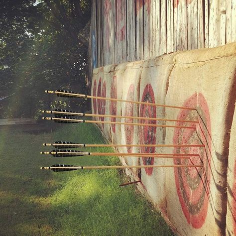 Chb Aesthetic, Arrows Archery, Archery Aesthetic, Apollo Aesthetic, Summer Camp Aesthetic, Horse Bow, Apollo Cabin, Camp Half Blood Cabins, Slasher Summer