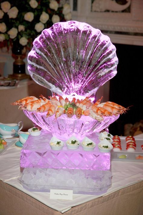 Scallop Seashell Ice Sculpture for my snack table. (for guests who don't want to wait for servers to come around or dont like fruit) Ice Carving Ideas, Ice Sculpture Wedding, Ice Land, Ice Luge, Scallop Seashell, Ice Carving, Bored Art, Famous Sculptures, Ice Art