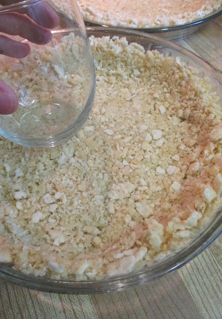 Hot and Cold Running Mom - Just my Stuff: Saltine Cracker Pie Crust Saltine Pie Crust, Saltine Cracker Pie Crust, Soda Cracker Pie Crust, Saltine Cracker Pie, Saltine Crust, Saltine Cracker Crust, Lemon Pie Recipe Condensed Milk, Recipe For Pie Crust, Mock Apple Pie