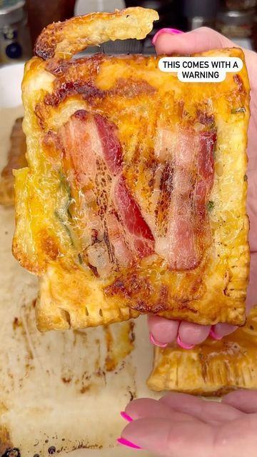 Upside Down Puff Pastry Breakfast, Bacon And Puff Pastry, Bacon Cheese Puffs, Breakfast Puff Pastry, Upside Down Puff Pastry, Bacon Puffs, Honey Puffs, Cheese Snack, Cheese Slice