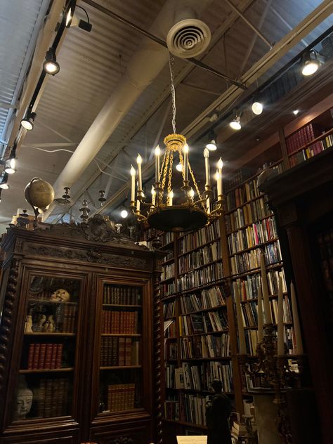 Old School Library Aesthetic, Antique Bookstore Aesthetic, Old Bookstore Aesthetic Vintage, Old Library Aesthetic Dark Academia, Old Book Shop, Old Bookshop Aesthetic, French Library Aesthetic, Old Book Store Aesthetic, Scrappy Aesthetic