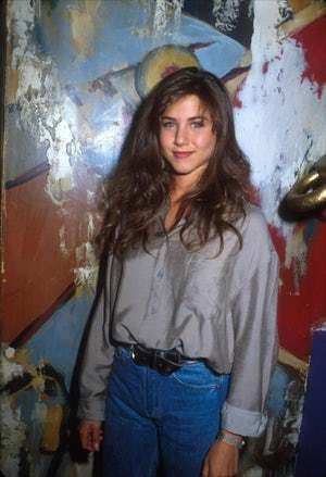 Young Jennifer Aniston in Blue is listed (or ranked) 7 on the list 20 Pictures of Young Jennifer Aniston 90s Fashion Jennifer Aniston, Jennifer Aniston 90s, Looks Hippie, Jennifer Aniston Style, Jenifer Aniston, Jen Aniston, Justin Theroux, 90s Looks, 90s Outfit