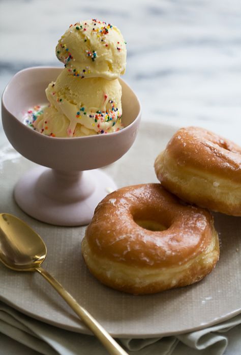 Doughnut Ice Cream Weird Ice Cream Flavors, Doughnuts Easy, Glazed Doughnuts, Ice Cream Print, Love Ice Cream, Ice Cream Popsicles, Cozy Kitchen, Ice Cream Flavors, Frozen Desserts