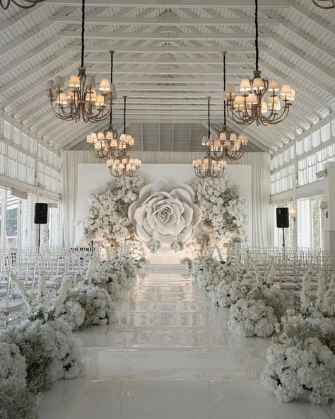 Hallway Decorations, Wedding Platform, Aisle Decorations, Dream Wedding Decorations, Wedding Backdrop Design, Wedding Album Design, Wedding Aisle Decorations, Wedding Decor Style, Engagement Decorations