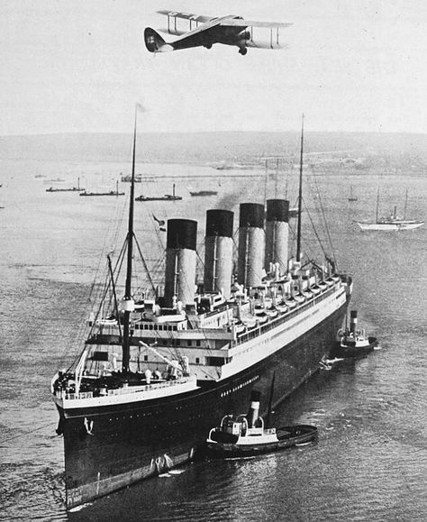 ☆ Olympic Class Ocean Liner ☆ on Instagram: “🇬🇧| Towards the end of her career, Olympic continues to impress. Olympic departing Southampton in 1934. #olympic #rmsolympic…” Titanic Deaths, Rms Olympic, Titanic Photos, Southampton England, Titanic History, Cruise Liner, Ocean Liner, Beyond The Sea, Bigger Boat