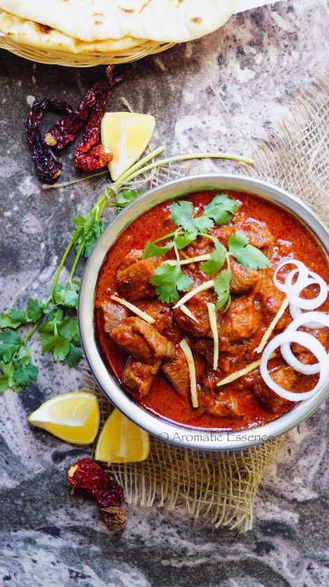 image Laal Maas, Rajasthani Cuisine, Chicken Tandoori, Rajasthani Food, Mutton Curry, Curry Stew, Main Course Dishes, Lamb Curry, Non Veg