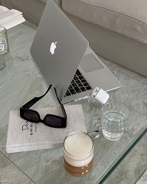 Aesthetic Work Desk, Work Desks, 20 Aesthetic, Workspace Inspiration, Work Desk, Content Ideas, White Aesthetic, 2024 Vision Board, Clean Girl