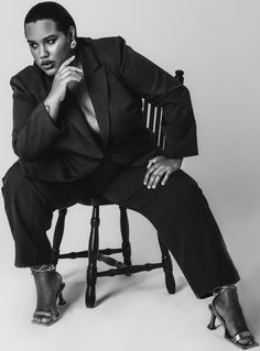 Women In Suites Photoshoot, Plus Size Portfolio Shoot, Plus Size Editorial Fashion, Plus Size Studio Photoshoot, Photoshoot Plus Size Photography Poses, Plus Size Photography Poses, Plus Size Editorial, Blazer Photoshoot Women, Plus Size Photoshoot