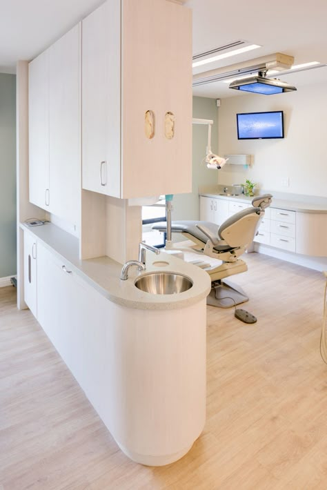 Daniel Leoung, DDS & Yen Vu, DDS Dental Care - KOHAN Inc. Dentist Office Design Interiors, Orthodontic Office Design, Dental Design Interior, Doctor Office Design, Orthodontic Office, Dentist Office Design, Pediatric Dental Office, Dental Cabinet, Healthcare Interior Design