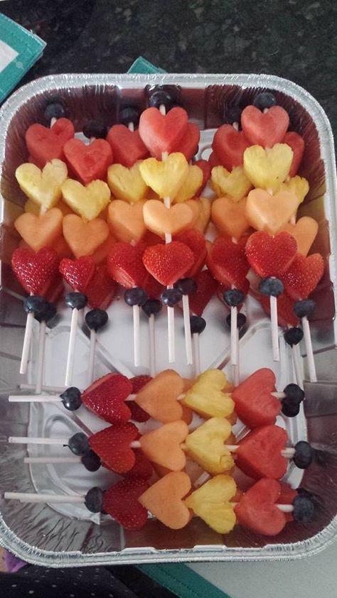 Valentines Fruit Skewers, Fruit Tray Ideas Valentines Day, Valentine’s Day Fruit Kabob, Valentines Day Fruit Tray, Valentine Fruit Kabobs, Valentine Fruit Tray, Valentine Fruit Ideas, Valentines Day Fruit, Valentines Fruit