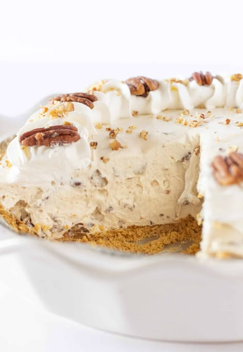 Easy Butter Pecan Cream Pie - Thanksgiving - Practically Homemade Pecan Cream Pie Recipe, Pecan Cream Pie, Butter Pecans, Butter Pecan Pie, Practically Homemade, Chocolate Pudding Desserts, Homemade Graham Cracker Crust, Butter Pecan Ice Cream, Pecan Pie Easy