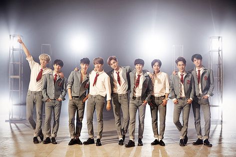 A Definitive Ranking Of K-Pop Group EXO's 9 Members* Exo Love Me Right, Exo Group, Exo Chanbaek, Exo Concert, Exo Album, Exo Songs, Exo Ot12, Sm Entertainment, Baekhyun Chanyeol