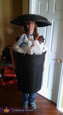 Beth: My son adamantly wanted to be a garbage truck for Halloween and he insisted that mommy and daddy be trash cans, so that is what we did. We made the... Trash Can Halloween Costume, Garbage Halloween Costume, Garbage Costume Diy, Garbage Bag Costume Ideas, Diy Trash Can Costume, Trash Halloween Costumes, Garbage Can Costume, Garbage Costume, Trash Can Costume