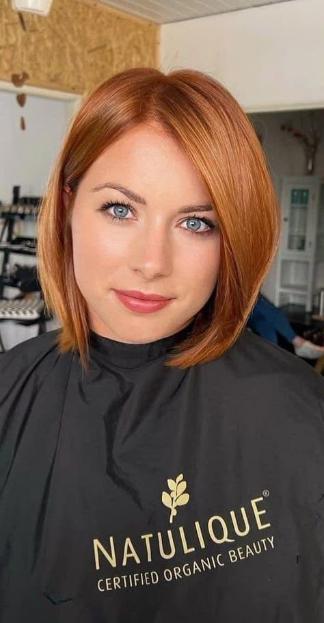 26 SHORT CURLY RED HAIR IDEAS - julsweek Short Curly Red Hair, Copper Bob Hair, Short Auburn Hair, Short Copper Hair, Strawberry Blonde Bob, Bright Copper Hair, Red Hair Ideas, Red Bob Hair, Curly Red Hair