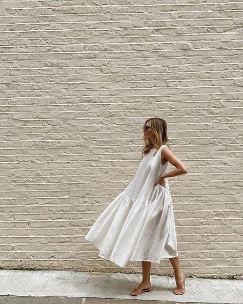 Tkees Sandals Outfit, Sandals Outfit Aesthetic, Lisa Pintaud, White Sandals Outfit, Tkees Sandals, Day In London, Sandals Outfit, Beige Aesthetic, White Sandals