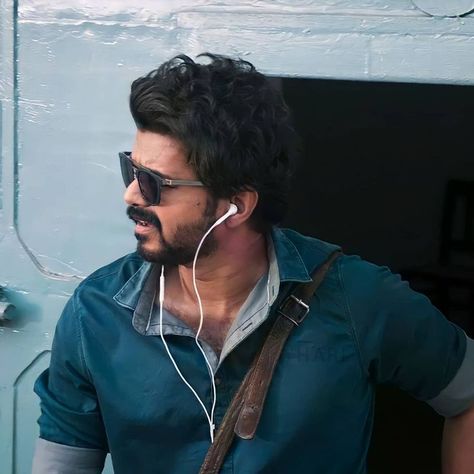 master thalapathy Master Jd, Master Thalapathy, Vijay Actor Hd Images, Short Hair With Beard, Actors Illustration, Pikachu Wallpaper, Vijay Actor, Hd Wallpaper 4k, Cool Pictures For Wallpaper