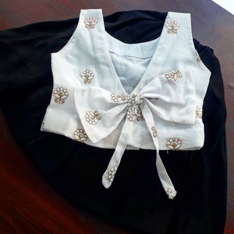 Crop Tops For Kids, Frocks For Babies, Lace Blouse Design, Girls Hair Bows Diy, Kids Party Wear Dresses, Kids Party Wear, Kids Tutu, Kids Blouse Designs, New Saree Blouse Designs