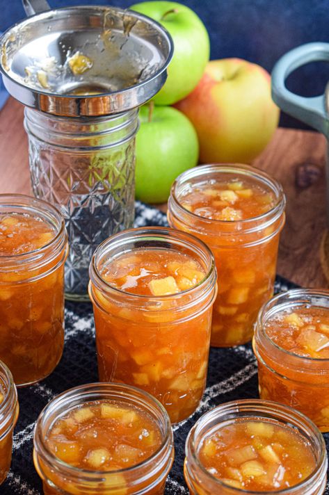 Apple Pie Jam Recipe, Apple Pie Jam Recipe Canning, Apple Jelly Recipe Canning, Apples For Canning, Apple Jam Recipe Canning, Carmel Apple Pie Jam Recipe, Apple Marmalade Recipe, Caramel Apple Jam Canning, Apple Jam With Pectin