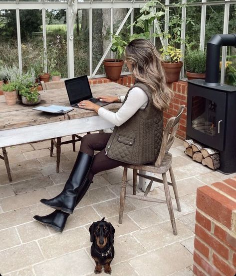 Pin by Capetta on Lydia home inspiration English country fashion English Country Women Outfits, Womens Equestrian Outfits, Country House Chic Fashion, Horse Riding Boots Aesthetic, Sophisticated Country Outfits, Uk Countryside Outfit, English Country Side Outfit, Country House Outfit, English Country Winter Outfits