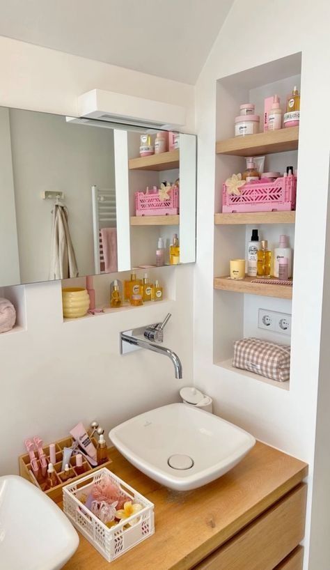 Ensuite Bathroom Ideas Small Decor, Cute Bathroom Apartment, Bathroom Aesthetic Apartment, Aesthetic Bathroom Girl, Pink Girly Bathroom, Cozy Girly Bathroom, Bathroom Pink Aesthetic, Makeup In Bathroom, Sink In Bedroom