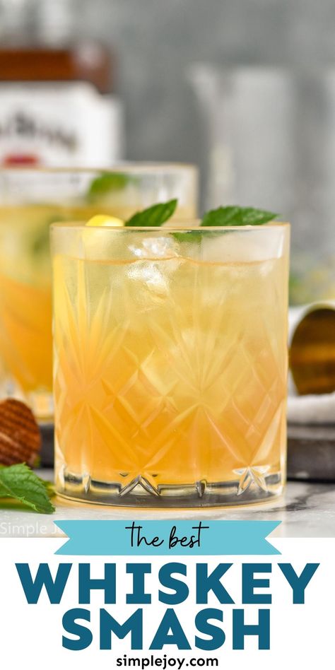 A Whiskey Smash is a classic and easy cocktail that you will fall in love with. Combining the flavors of lemon, mint, and whiskey, this refreshing cocktail is going to become your new favorite. Whiskey Cocktails Easy, Whiskey Sour Recipe, Festive Holiday Drinks, Whiskey Smash, Cool Cocktails, Mint Cocktails, Whiskey Recipes, Bartender Drinks, Whisky Cocktails