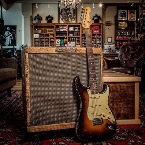 Fender Stratocaster with Fender Bassman Guitar And Amp, Best Guitar Players, Learning Guitar, Fender Vintage, Stratocaster Guitar, Telecaster Guitar, Cool Electric Guitars, Guitars Electric, Guitar Collection