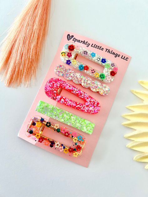 Bedazzled Hair, Sparkly Hair, Girls Hair Clips, Colourful Style, Bright Hair, Resin Projects, Colorful Hair, Diy Headband, Hair Clips Girls