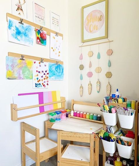 Art corner - craft corner - playroom inspo - kids room inspo - playroom decor - kids room decor - kids art and craft - hang kids art - kids organisation - kids art supplies Craft Corner Ideas, Kids Art Corner, Kids Craft Corner, Art Nook, Kids Art Space, Kids Playroom Art, Kids Rooms Inspo, Corner Ideas, Montessori Room