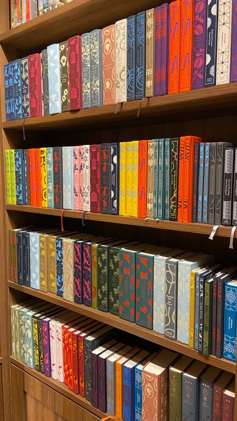 Academia aesthetic || clothbound classics || classic novels || library aesthetic || vintage novels Classic Novels Aesthetic, Classics Aesthetics, Novels Aesthetic, Penguin Clothbound, Clothbound Classics, Penguin Clothbound Classics, Most Ardently, Classic Novels, Library Aesthetic