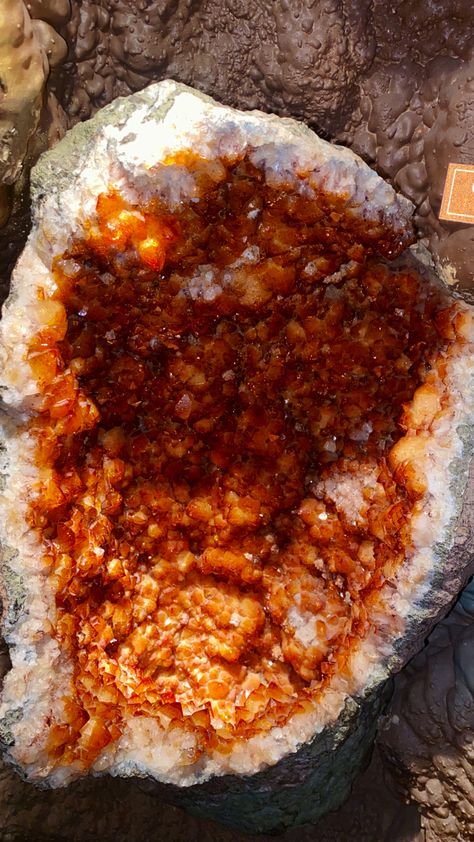 Citrine Aesthetic, Citrine Gemstone Aesthetic, Citrine Crystal Aesthetic Wallpaper, Carnelian Aesthetic Crystal, Autumn Crystals Aesthetic, Citrine Crystal Aesthetic, Orange Calcite Aesthetic, Raw Citrine, Crystal Cave