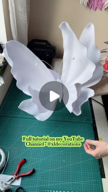 Profile For Youtube, How To Do Butterfly, How To Make Butterfly, Geek Party, Butterfly Project, Business Place, Big Butterfly, Diy Butterfly, Have A Lovely Day