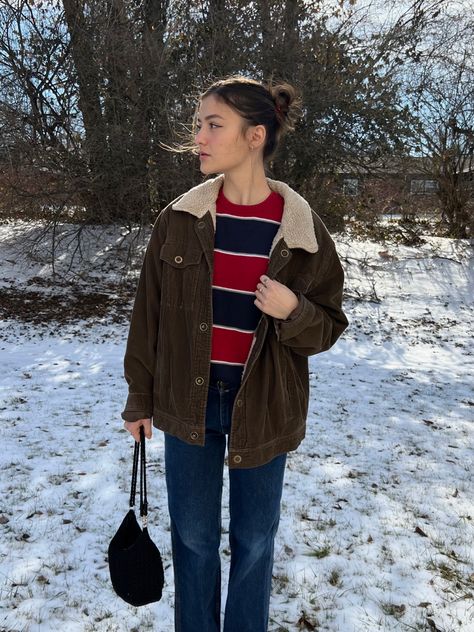 Winter Vintage Style, Winter Corduroy Outfit, Winter Fits Vintage, Indie Autumn Outfits, Autumn Aesthetic Clothes Casual, 80s Winter Outfits Vintage, 70s Winter Outfits Vintage, Winter 80s Outfits, 80s Outfits Winter