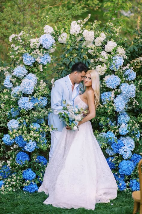 Hydrangea Arch, Wedding Hamptons, Hydrangea Wedding Flowers, New York City Spring, Blue Hydrangea Wedding, Baby Blue Weddings, Wedding Flowers Hydrangea, Hamptons Wedding, Hydrangea Wedding