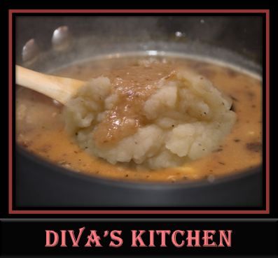 Diva's Forgotten Memories: Diva's Pour man Potato Water Gravy Homemade Beef Gravy, Potato Water, Easy Gravy Recipe, Forgotten Memories, How To Make Gravy, Recipes Potato, Beef Gravy, Gf Recipes, Boiled Potatoes