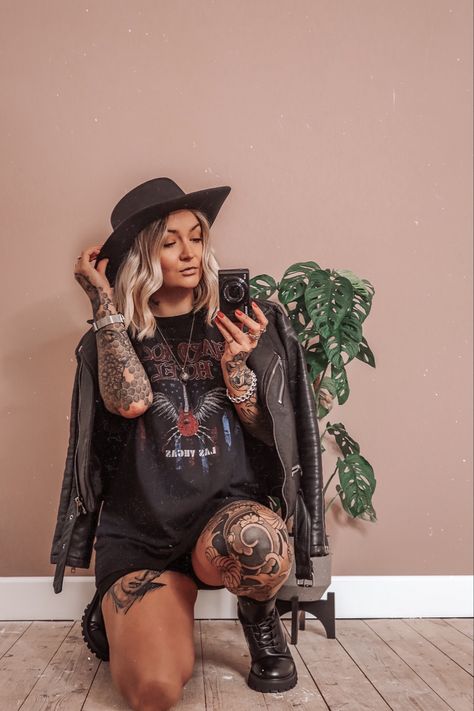 Country Rock And Roll Outfits, Rock N Roll Country Outfit, Rocker Western Style, Surf Rock Style, Country Rock Aesthetic, Western Rocker Outfits, Rock N Roll Aesthetic Outfit, Country Rock Outfit, Rock And Roll Aesthetic Outfit