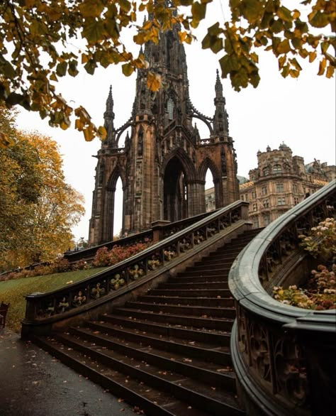 Scotland In October, Autumn Home Screen, Edinburgh Autumn, Scotland Aesthetic, Visit Edinburgh, Red Autumn, Scotland Castles, London Aesthetic, Beyond The Sea